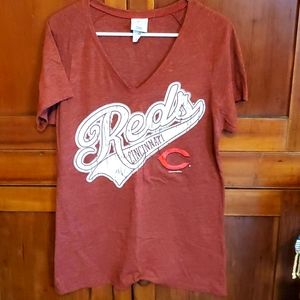 NWOT Cincinnati Reds V-neck Tshirt